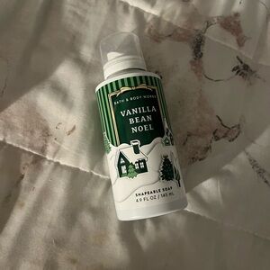 Bath & Body Works Vanilla Bean Noel Green & White Soap
